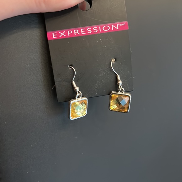 Expression yellow stone earrings - Picture 2 of 3